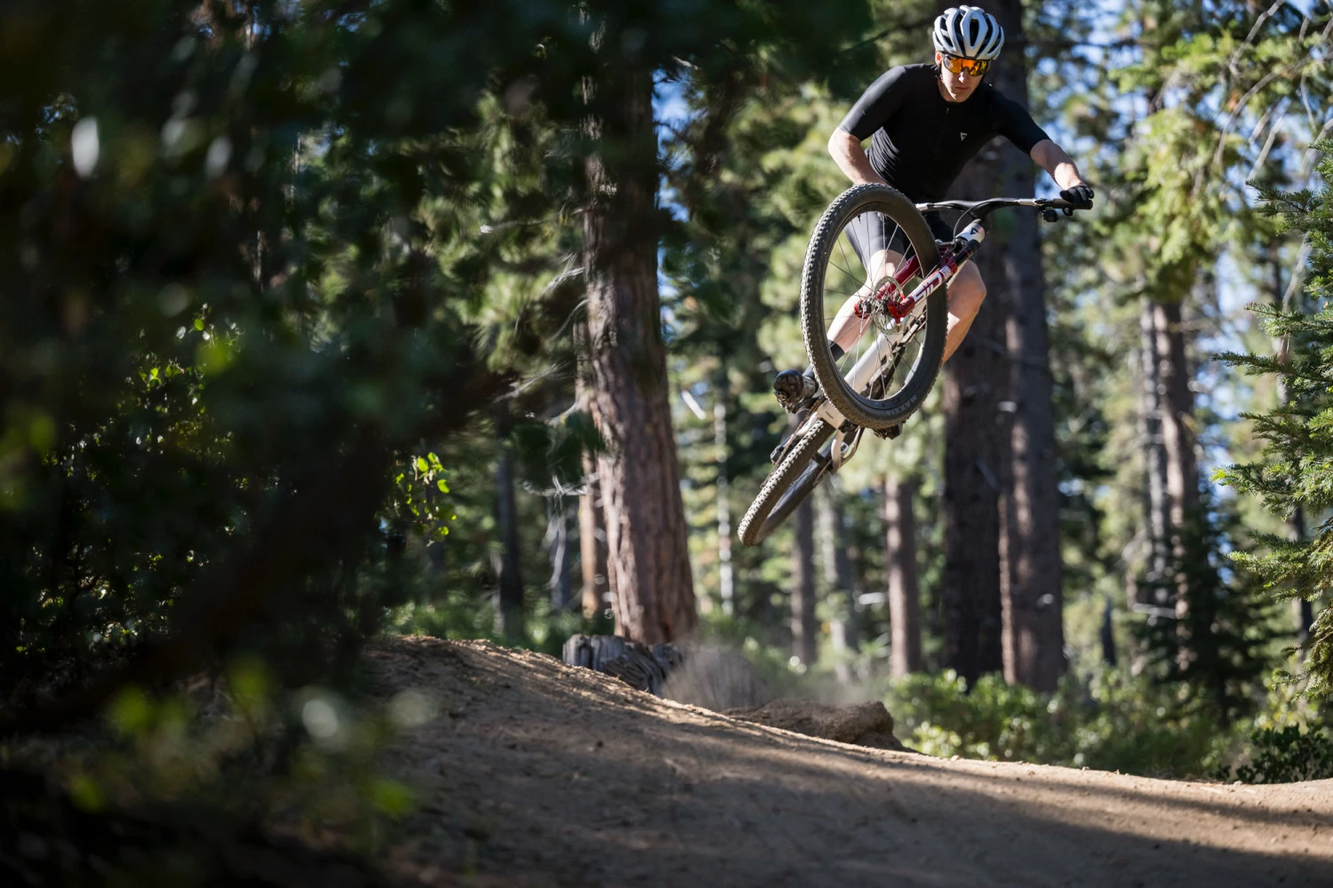 Giant Anthem SL 2026 ve skoku