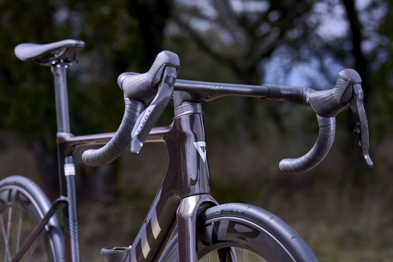 Detailní pohled na přední část Giant Propel Advanced Pro 0 AXS