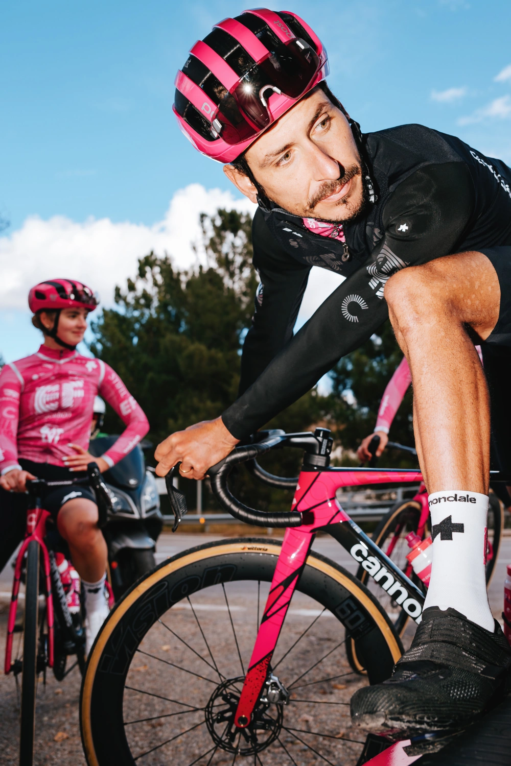 Vítězný dojezd týmu EF na Cannondale SuperSix EVO