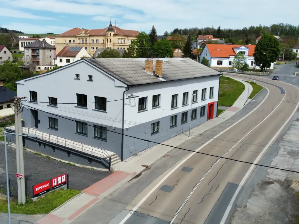 pohodlné parkování u cykloservisu SPOKE v Třemošné