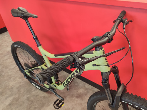 Giant Stance 29 1