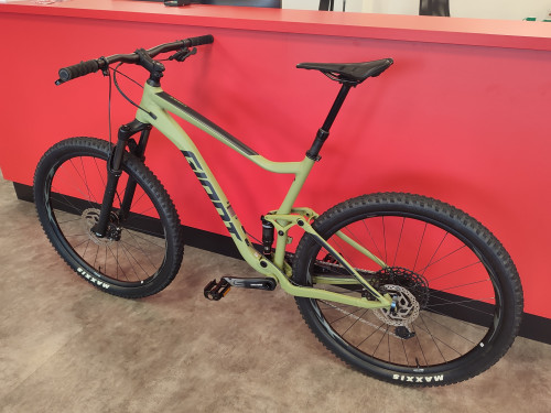 Giant Stance 29 1