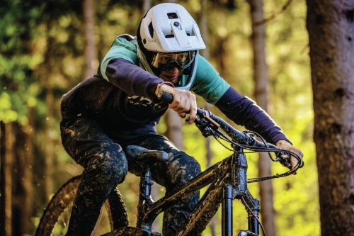 Abus AirDrop MIPS helmet