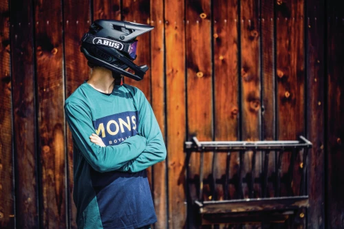 Abus AirDrop MIPS helmet